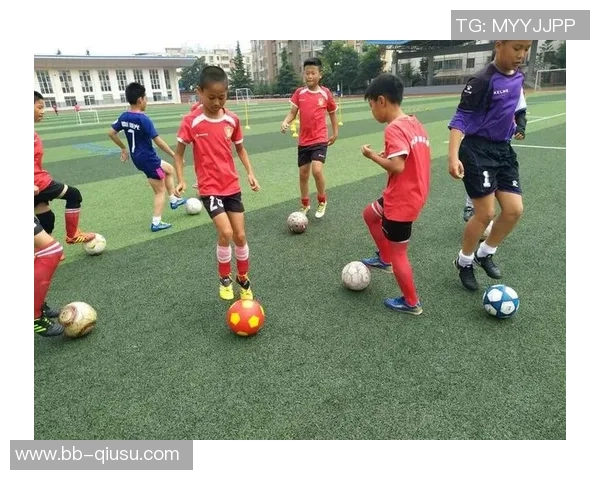 广东足球球星古万铭带球突破展现个人技术风采助力球队攻防转换